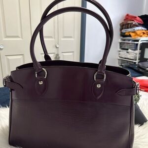 Louis Vuitton Passy GM in Elegant Epi leather Purple Women's Handbag/Totebag